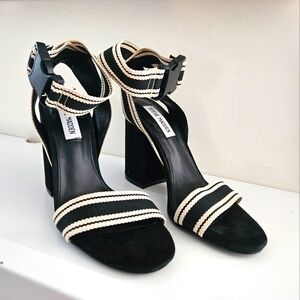 Steve Madden Black and Cream Heels with Elegant Stripes NWOT